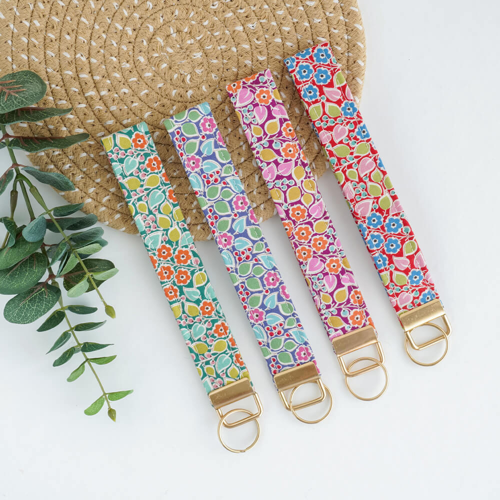 Wristlet straps